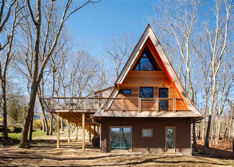 Edgar Papazian Renovates Pointy Wood Cabin In The Hamptons