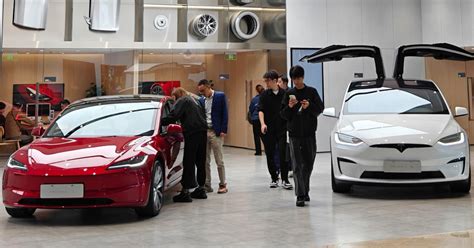 Tesla Recheam N Service Peste Milioane De Vehicule Electrice Din