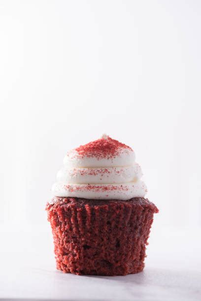 42700 One Cup Cake Stock Photos Pictures And Royalty Free Images Istock