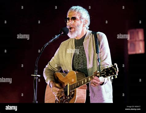 Yusuf Islamcat Stevens Performing At Manchester O2 Apollo Featuring