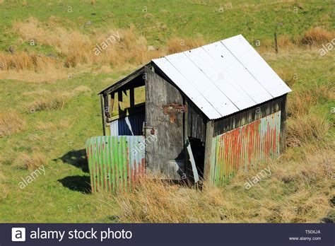 Tin Hut Building Stock Photos And Tin Hut Building Stock Images Alamy