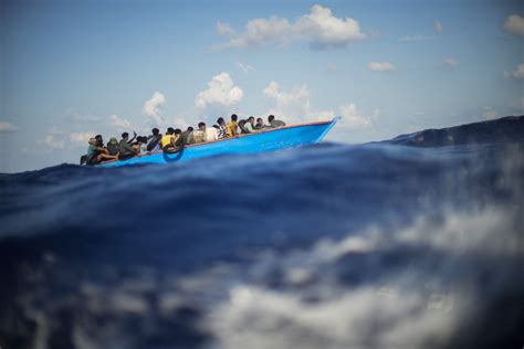 Naufragio Al Largo Di Lampedusa 9 Morti E 15 Dispersi