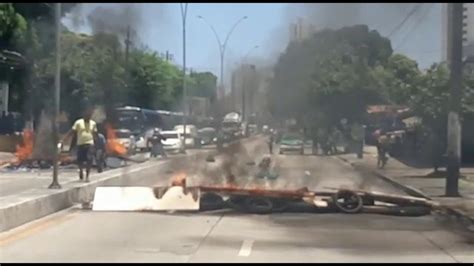 Protesto Interdita Avenida Norte E Complica Tr Nsito No Recife