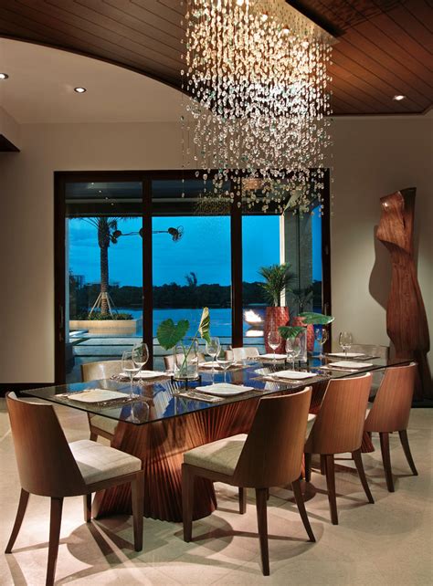 10 Beautiful Dining Rooms with Hanging Lights