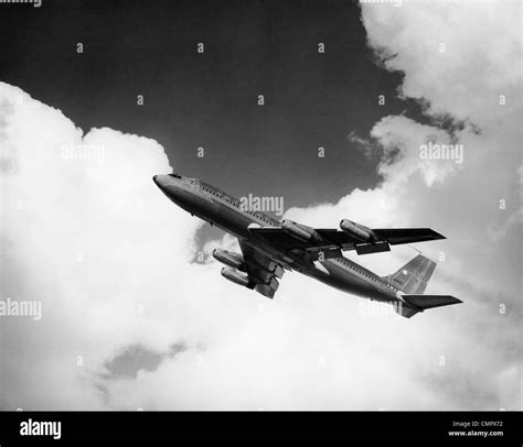 1960s American Airlines Plane Black And White Stock Photos And Images Alamy