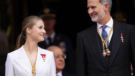 Leonor de Borbón, legitimada como futura reina de España tras jurar la ...