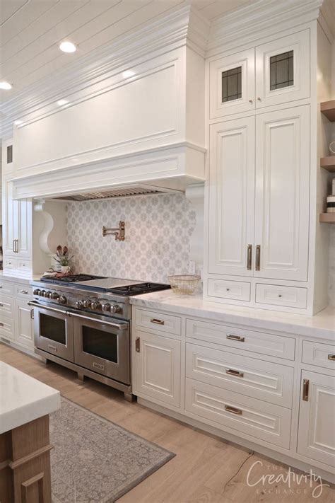 Cabinetry Color Is Benjamin Moore White Dove Luxury Kitchens Kitchen