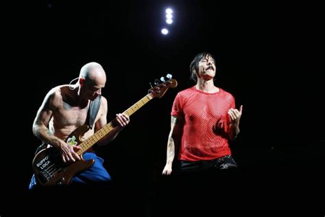 Show Do Red Hot Chilli Peppers Gera Bloqueio Em Ruas De Curitiba