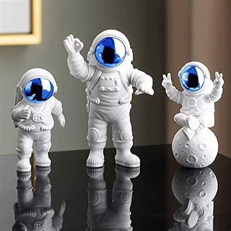 Astronaut Ornaments 3Pcs Astronaut Figure Statue Spaceman Statues