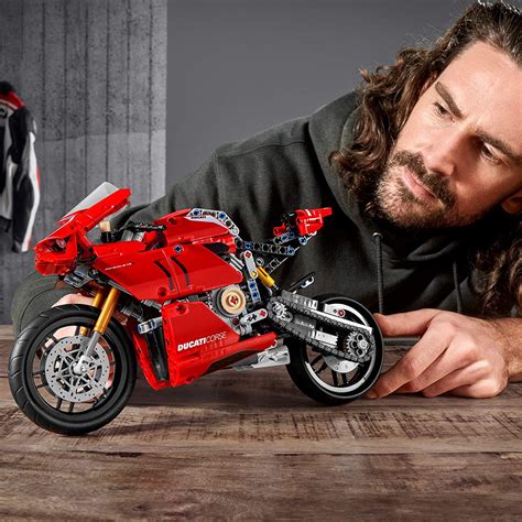 LEGO 42107 Technic Ducati Panigale | Blocks and Bricks