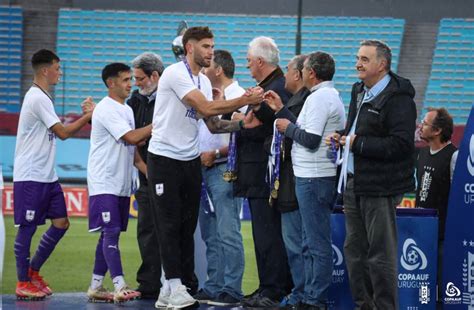 Defensor Sporting Campe N De La Copa Auf Uruguay Auf