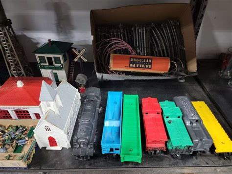 Lot Of Vintage Railroad Set Trains Etc Dixons Auction At Crumpton