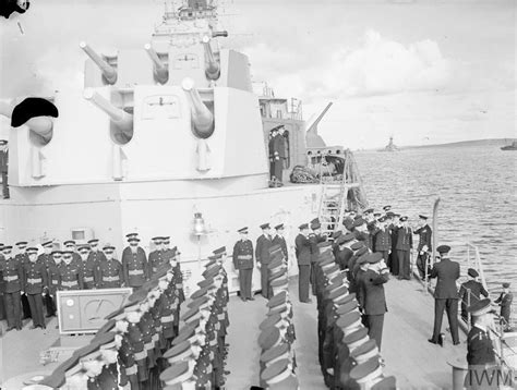 Front View Of Hms Belfast S Forward Turrets [800x605] R Warshipporn