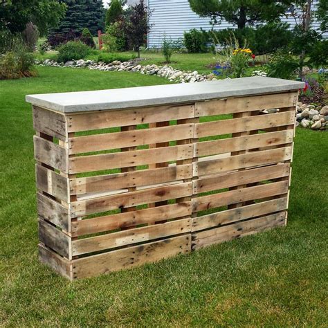 Nifty Diy Pallet Patio Bar