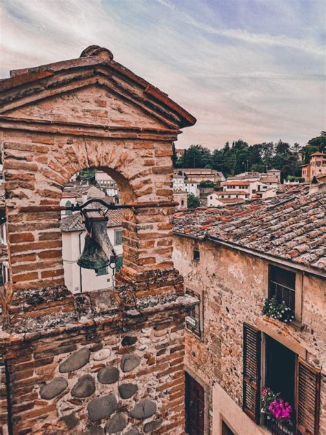 Cosa Vedere Ad Anghiari Il Borgo Storico Pieno Di Gatti