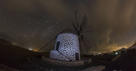 Fuerteventura La Isla Majorera Noche de Estrellas y Vía Láctea con el