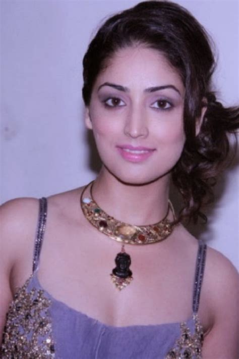 Hot Yami Gautam Top HD Photo Wallpapers