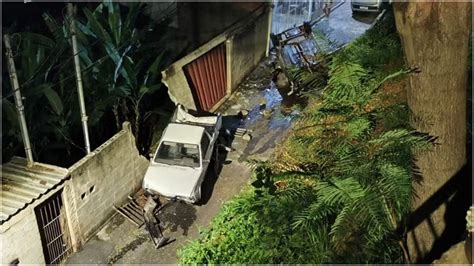 Motorista Morre Ap S Carro Cair Em Barranco Em Bh