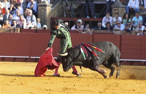 Las Im Genes De La Cuarta Del Abono De Los Toros En Sevilla Con Miguel