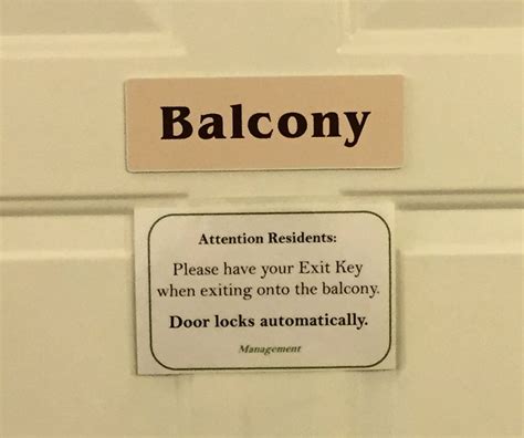 I Dig Hardware Balcony Sign