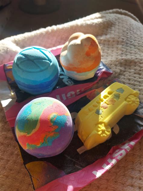 The New Bath Bombs Are Super Pretty Rlushcosmetics