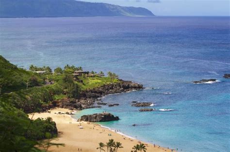 Where To Go Cliff Jumping In Hawaii