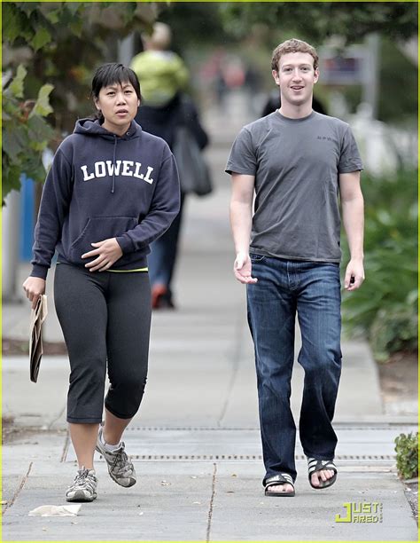 Mark Zuckerberg Goes For A Sunday Stroll Photo 2488248 Mark