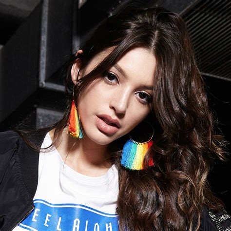Celine Farach Brunette Model Women 4K 329 Wallpaper IPhone Phone