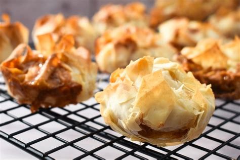 Easy Caramel Banana Filo Hand Pies With Phyllo Pastry Tinned Tomatoes