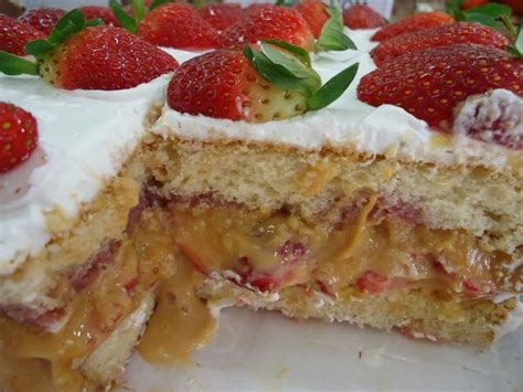 Receita De Bolo De Doce De Leite E Morango Receita Toda Hora