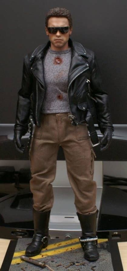Hot Toys The Terminator T MMS T Battle Damaged Version Scale Figure