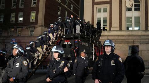 US university protests: 300 arrested as police in riot gear break up ...