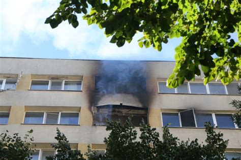 Incendiu La Etajul Al Unui Bloc Din Bucure Ti Foto Video Romania Ro