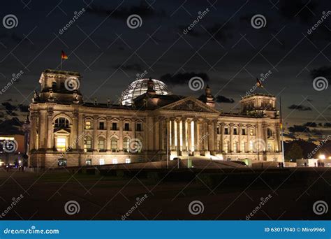 Reichstag at night stock photo. Image of brandenburg - 63017940