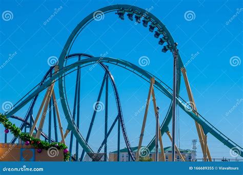 People Enjoying Kraken Rollercoaster At Seaworld Editorial Image