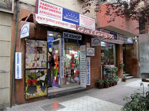 Une pharmacie sex shop à Santiago