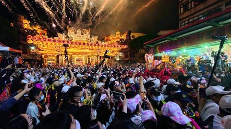 大甲媽祖9天8夜遶境進香 萬名信眾送駕[影] 地方 中央社 Cna