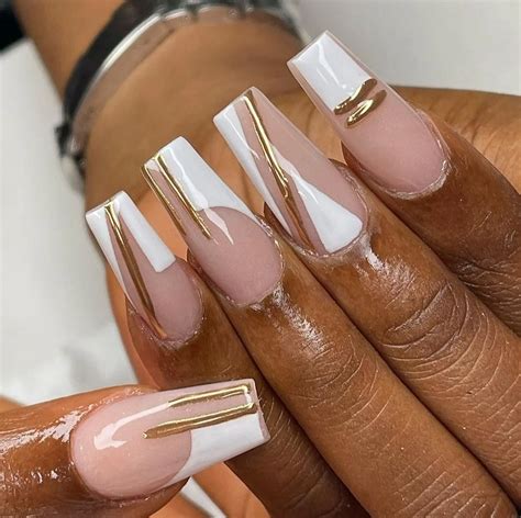 Stunning Gold Nail Inspo To Copy For Your Next Manicure Gold Nails