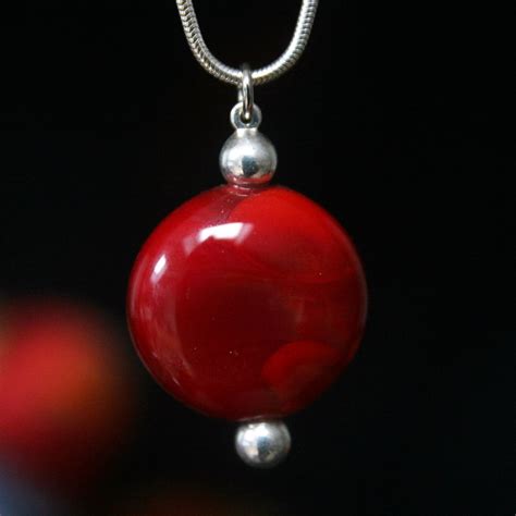 Cr Ation Artisanale De Bijoux En Verre De Murano Coloris Rouge