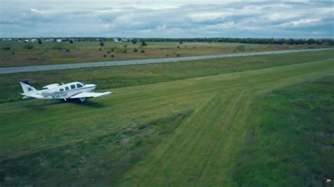 Video Grass Runway On Martha S Vineyard Flight Training Central