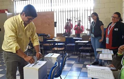 Cierran mesas de votación en presidenciales de Costa Rica