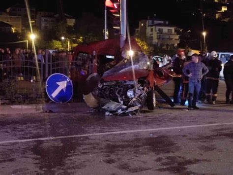 Trabzonda trafik kazasında Osman Deniz hayatını kaybetti Son Saat