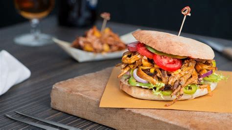 Sándwich de carne desmenuzada asada barbacoa Receta UFS