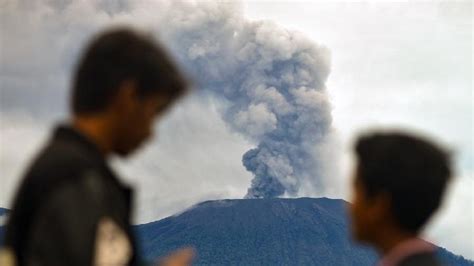 Gunung Marapi Kembali Erupsi Hingga Sempat Ganggu Penerbangan Tempo Co