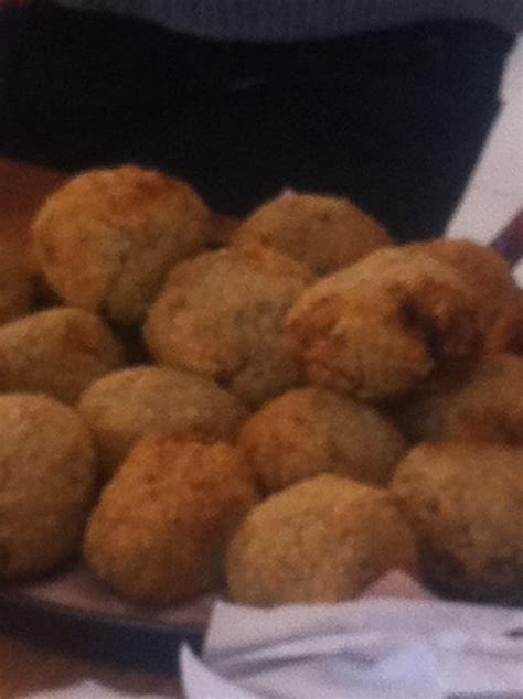 Croquetas De Papa Con Frijol Y Pico De Gallo Con Sal Y Azucar