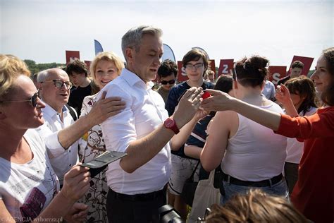 Wybory W Sztabie Roberta Biedronia W Poznaniu Bez Skrajnych