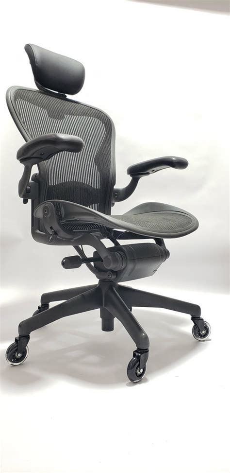 Herman Miller Aeron Chair Size B Fully Featured Gray