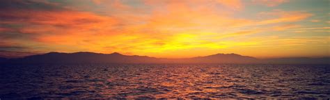 Catamaran Navivoile Croisiere Coucher De Soleil Sur Le Massif Du