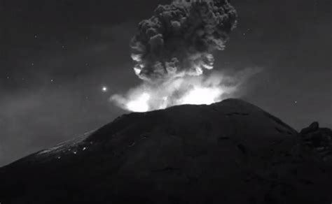 Volc N Popocat Petl Registra Explosi N Y Emisiones De Ceniza