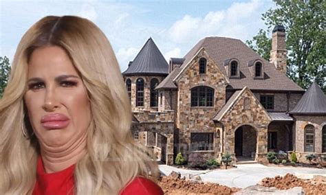 Kim Zolciak S 2 6 Million Lavish Mansion Facing Foreclosure